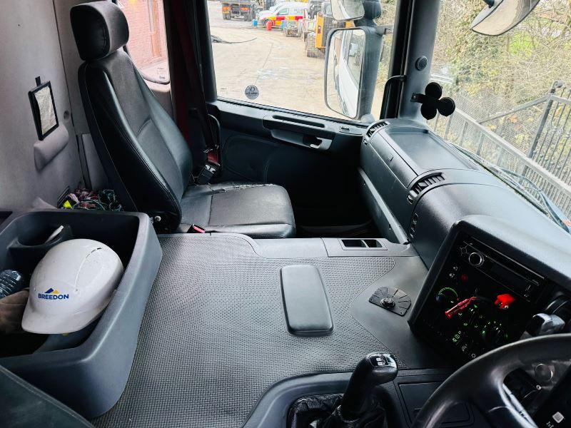 SCANIA P380 8X4 DOUBLE DRIVER TIPPER LORRY C/W MANUAL GEAR BOX 