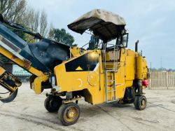 CATERPILLAR PM-105 ASHPELT PAVER C/W CONVAYOR BELT SYSTEM 