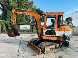 DAEWOO 028-2 TRACKED EXCAVATOR C/W BUCKET *VIDEO*