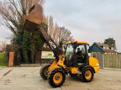 JCB 406 4WD LOADING SHOVEL *YEAR 2011, 4760 HOURS* C/W BUCKET