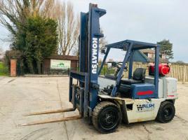 KOMATSU 4 TONNE FORKLIFT C/W SIDE SHIFT & PALLET TINES 