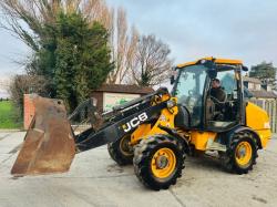 JCB 406 4WD LOADING SHOVEL *YEAR 2011, 4760 HOURS* C/W BUCKET