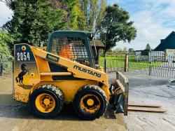 MUSTANG 2054 HIGH-FLOW SKIDSTEER *YEAR 2011, 1683 HOURS* C/W PALLET TINES *VIDEO*