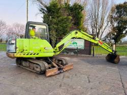 HYUNDAI ROBEX R55-3 TRACKED EXCAVATOR C/W BUCKET 