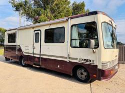 SAFARI RV PATHMAKER AMERICAN STYLE MOTOR HOME 