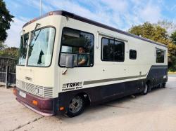 SAFARI RV PATHMAKER AMERICAN STYLE MOTOR HOME 