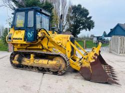 KOMATSU D41S-3 TRACKED DROTT C/W THREE IN ONE BUCKET *VIDEO*