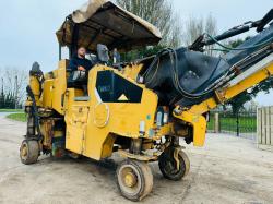 CATERPILLAR PM-105 ASHPELT PAVER C/W CONVAYOR BELT SYSTEM 