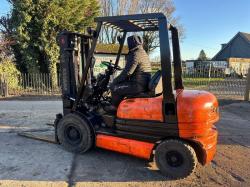 TOYOTA 25 DIESEL FORKLIFT C/W 2 STAGE MAST *VIDEO*