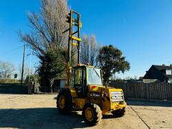 JCB 926 4WD ROUGH TERRIAN FORKLIFT C/W C/W THREE STAGE MAST 