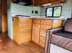 SAFARI RV PATHMAKER AMERICAN STYLE MOTOR HOME 