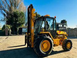 JCB 926 4WD ROUGH TERRIAN FORKLIFT C/W C/W THREE STAGE MAST 