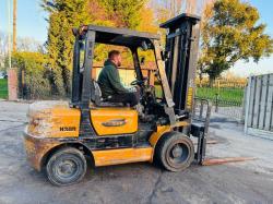 SAMUK H30D DIESEL FORKLIFT *CONTAINER SPEC* C/W PALLET TINES *VIDEO*